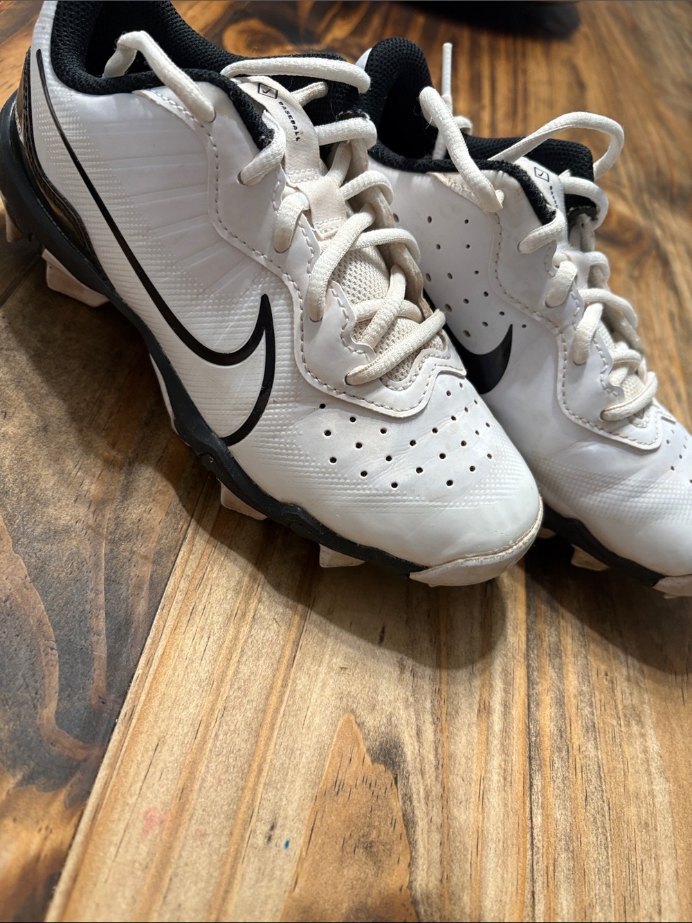 Nike Kids White and Black Cleats Sneakers